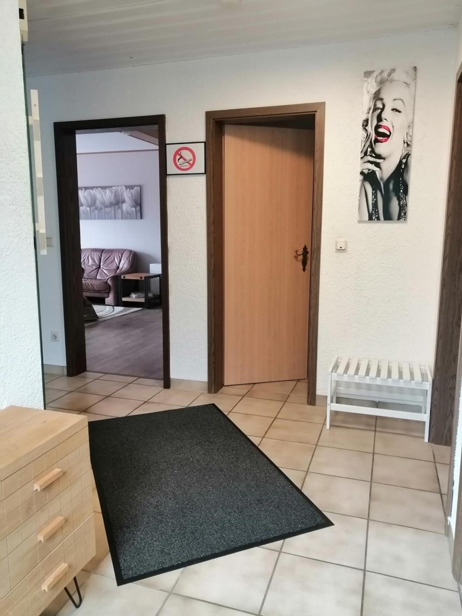 Haus Mohr - Ferienwohnung Im Taunus Weilmunster Esterno foto