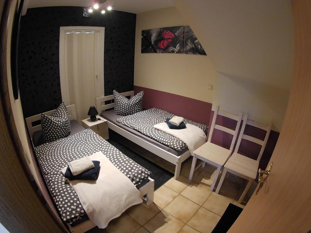 Haus Mohr - Ferienwohnung Im Taunus Weilmunster Esterno foto